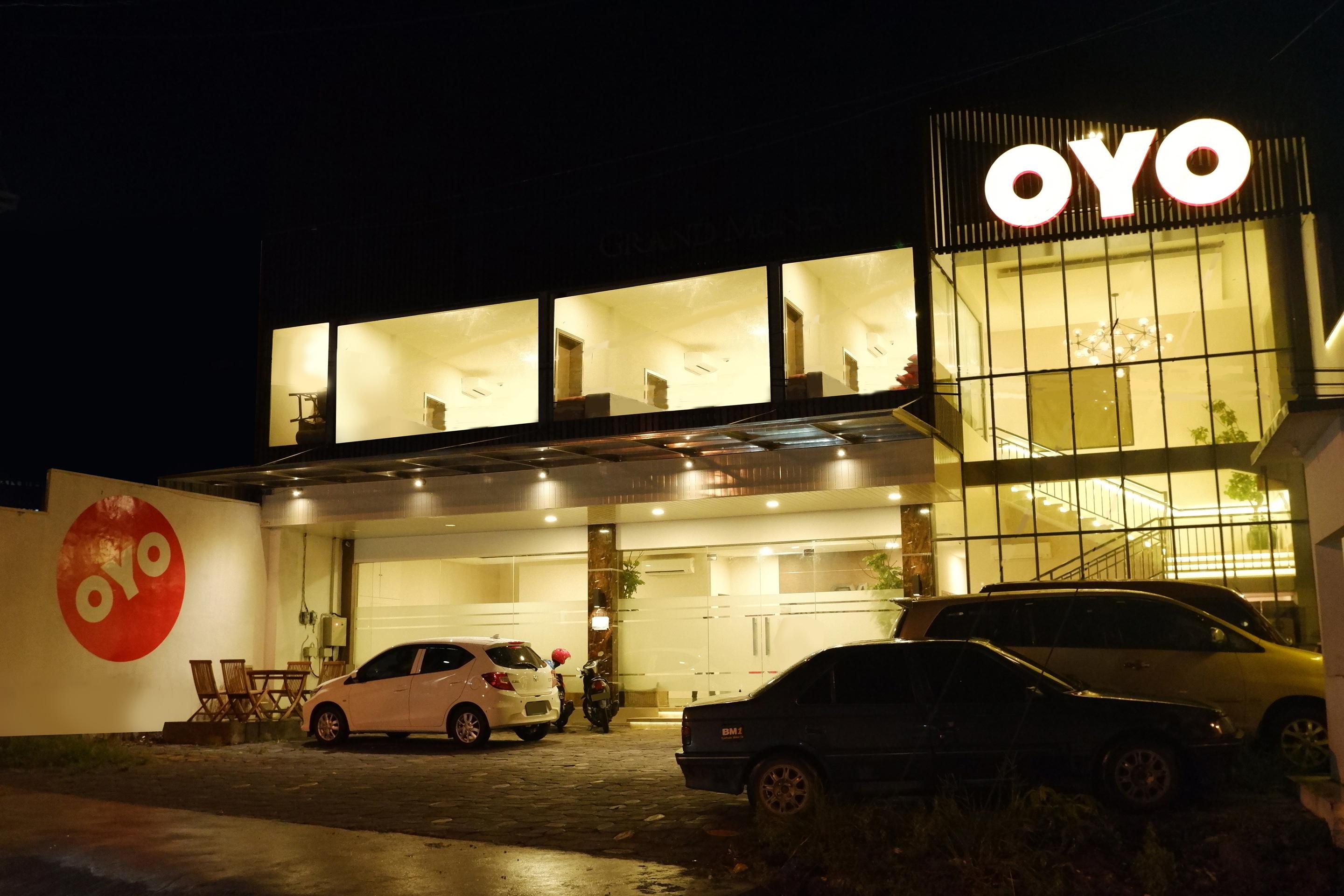 Oyo 379 Grand Mundu Ξενοδοχείο Σεμαράνγκ Εξωτερικό φωτογραφία